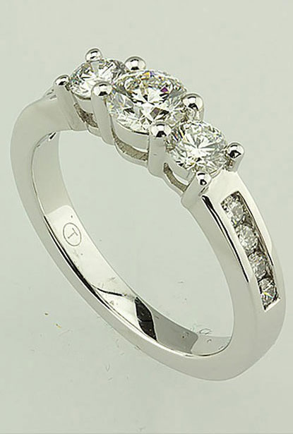 jeweler retouching